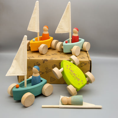 LaLaLull Set of 4 Small Land Yachts with 4 Sailors